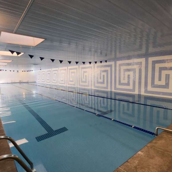Piscina coberta Metrópole Vila da Serra Nova Lima