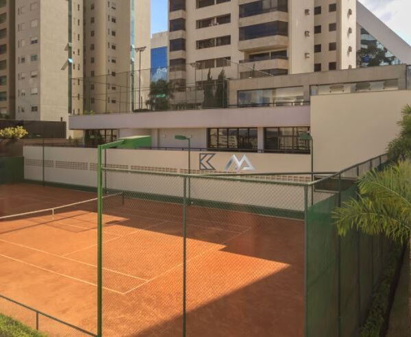 Quadra de Tênis Apartamento Mobiliado de 4 Quartos, com 4 vagas, para aluguel por R$25.000,00 no Edifício Le Grand Atlas, Alameda Oscar Niemeyer 1374, Vila da Serra, Nova Lima - MG