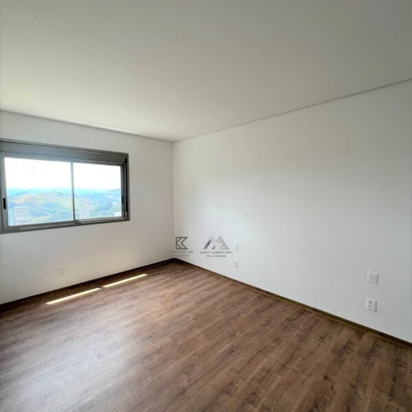 Quarto Solteiro Cobertura de 4 quartos, com 3 vagas, à venda por R$3.400.000,00, no Residencial Dom Henrique, no Vale do Sereno, Nova Lima