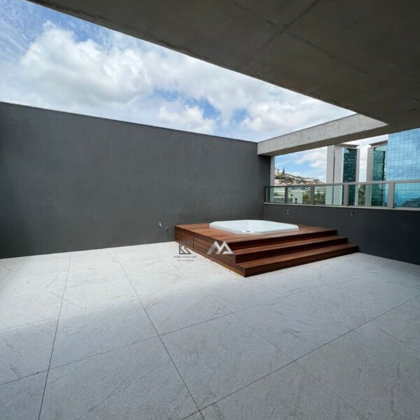 SPA Cobertura de 4 quartos, com 3 vagas, à venda por R$3.400.000,00, no Residencial Dom Henrique, no Vale do Sereno, Nova Lima