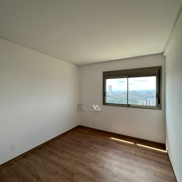 Vista Suíte Cobertura de 4 quartos, com 3 vagas, à venda por R$3.400.000,00, no Residencial Dom Henrique, no Vale do Sereno, Nova Lima
