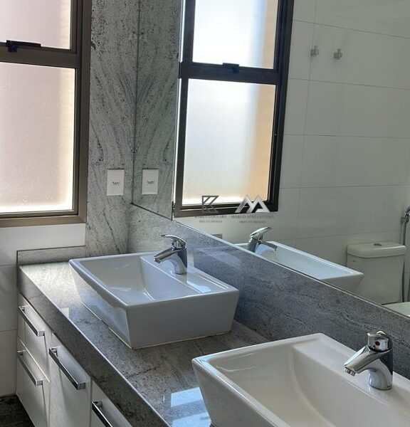 Banheiro da suíte Banheiro da suíte Apartamento de 4 Quartos, com 4 vagas livres, à venda por R$4.000.000,00 no Edifício Residencial Pucon Vila da Serra, Nova Lima - MG