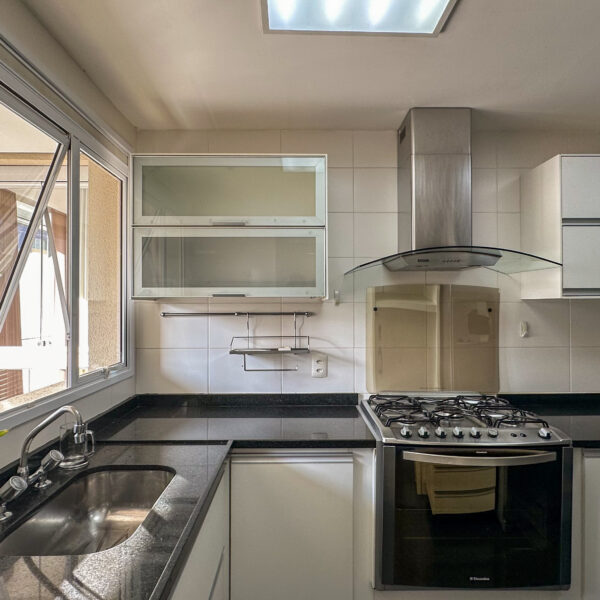 Cozinha Apartamento de 3 Suítes, com 3 vagas, para alugar por R$14.000,00 no Spa Dell Acqua Vila da Serra Nova Lima - MG
