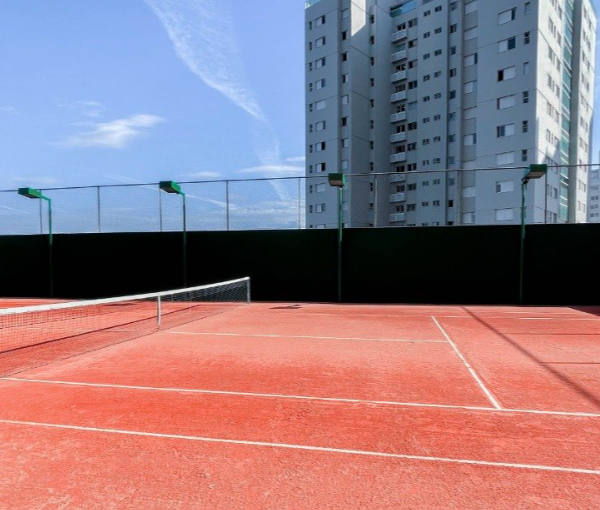 Quadra de tênis de saibro Apartamento de 4 Quartos, com 4 vagas livres, à venda por R$4.000.000,00 no Edifício Residencial Pucon Vila da Serra, Nova Lima - MG