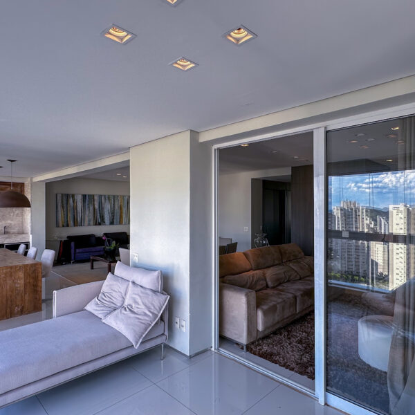 Varanda Apartamento de 3 Suítes, com 3 vagas, para alugar por R$14.000,00 no Spa Dell Acqua Vila da Serra Nova Lima - MG