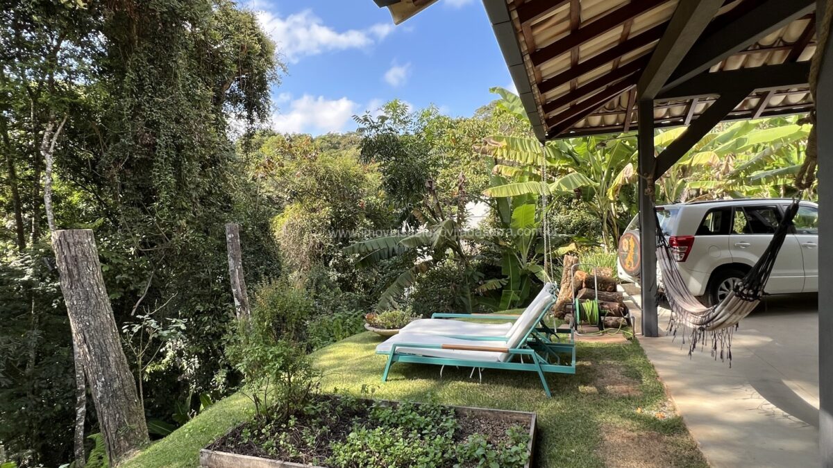 jardim Casa de 4 Quartos, com 5 vagas à venda por R$2.100.000,00, no Condomínio Bosque do Jambreiro, Nova Lima - MG