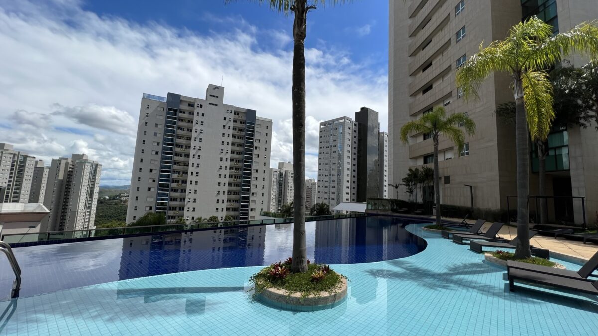 Piscina Apartamento de 4 Quartos, com 3 vagas, para alugar por R$12.000,00, no Condomínio Alameda, Vila da Serra, Nova Lima