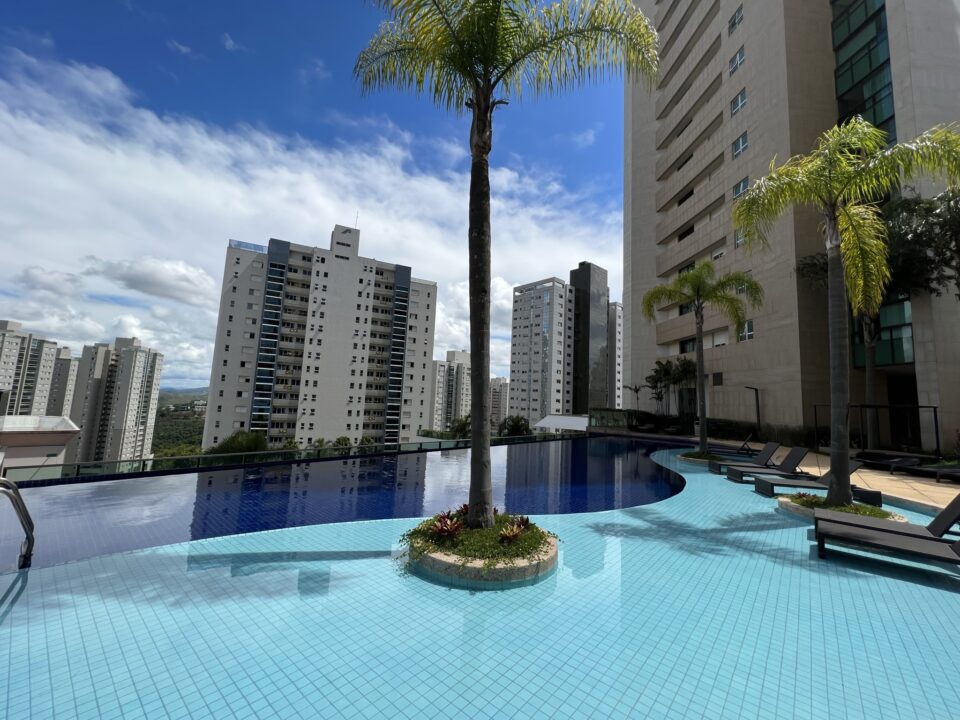 Piscina Apartamento de 4 Quartos, com 3 vagas, para alugar por R$12.000,00, no Condomínio Alameda, Vila da Serra, Nova Lima