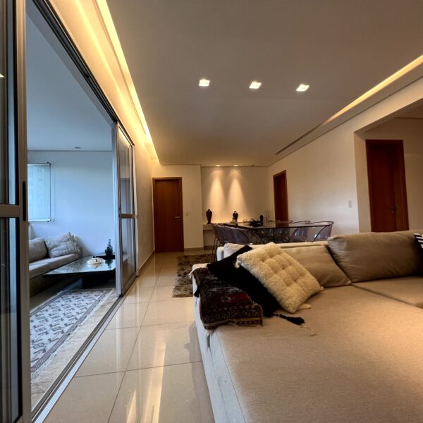 Sala ampla Apartamento de 3 Quartos, com 125m², à venda por R$1.590.000,00 no Condomínio Cennario Vila da Serra