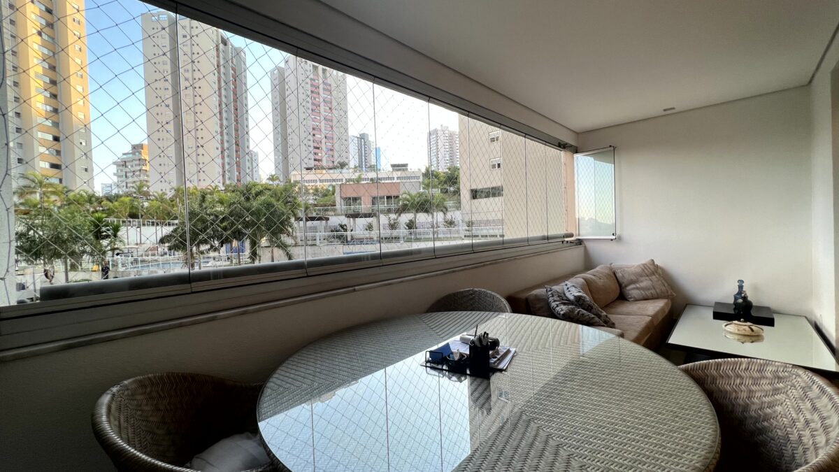 Varanda gourmet Apartamento de 3 Quartos, com 125m², à venda por R$1.590.000,00 no Condomínio Cennario Vila da Serra