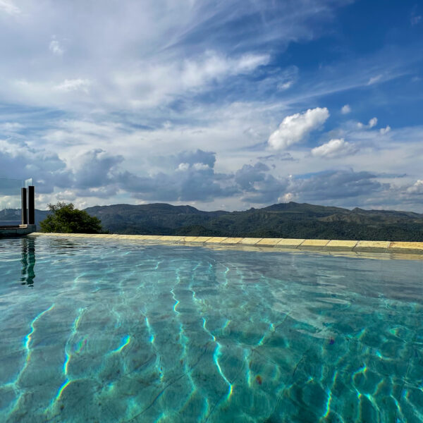 Vista da piscina Casa à venda condomínio Mirante da Mata, por R$6.900 (6)