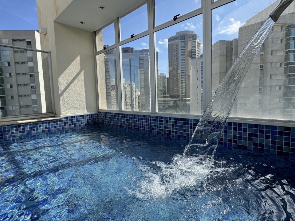 Piscina 1 cobertura à venda no Metropole Vila da Serra