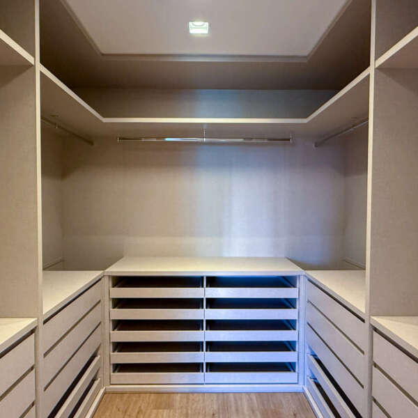 Closet da Suíte principal Apartamento à venda no Vilaró Vale do Sereno