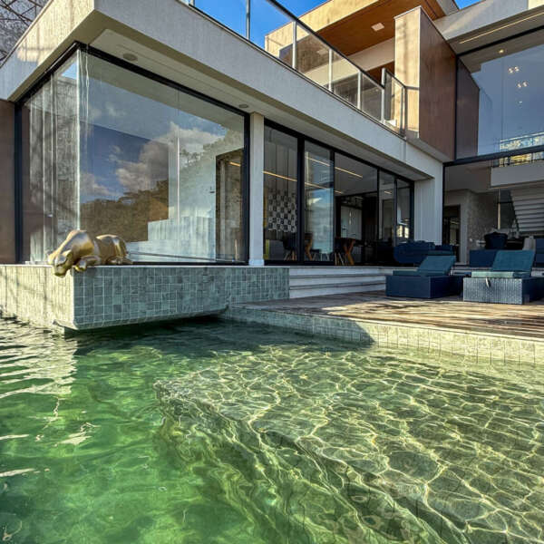 Piscina aquecida Casa à venda no Condomínio Mirante da Mata Nova Lima