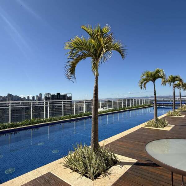 Piscina com vista panorâmica Cobertura à venda no Vila da Serra Edifício Noveau