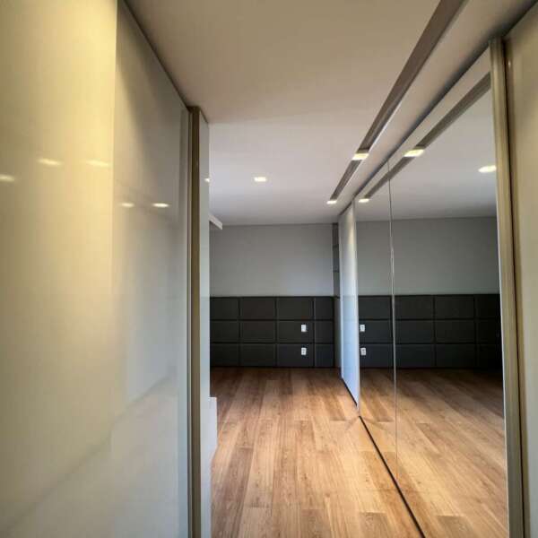 Suíte master decorada do Apartamento 2 Quartos para alugar no Edifício Inovatto Vila da Serra Nova Lima