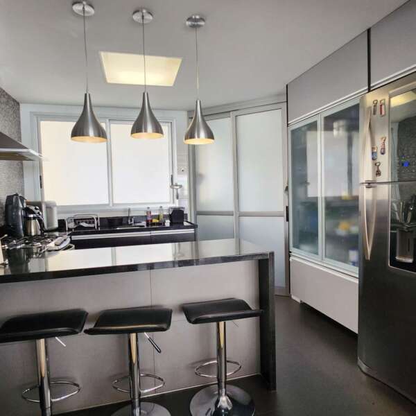 Cozinha ampla Apartamento 2 Quartos com 2
