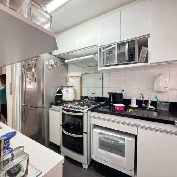 Cozinha armários Apartamento de 3 Quartos à venda no Metrópole Vila d