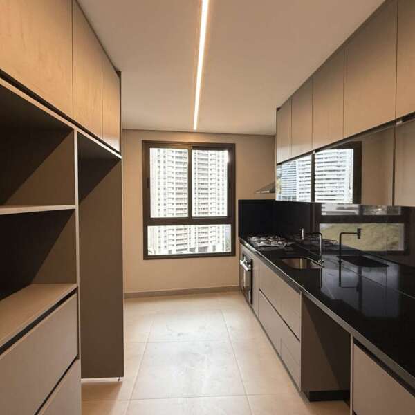 Cozinha equipada Apartamento de 3 Suítes para alugar no Luar Vale do Sereno