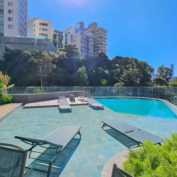 Piscina Apartamento Duplex 4 suítes para alugar no Edifício Miró Vale do Sereno