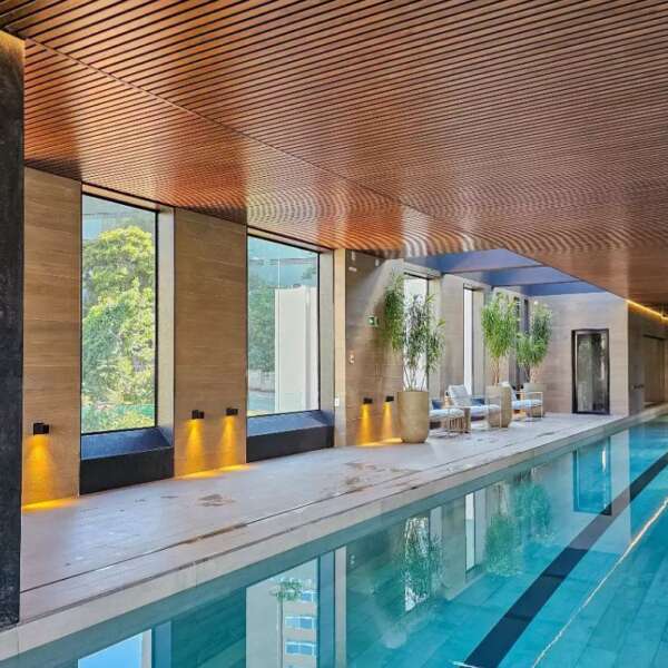 Piscina coberta Apartamento Duplex 4 suítes para alugar no Edifício Miró Vale do Sereno