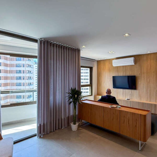 Sala ampliada Apartamento mobiliado à venda no Luar Vale do Sereno Nova Lima