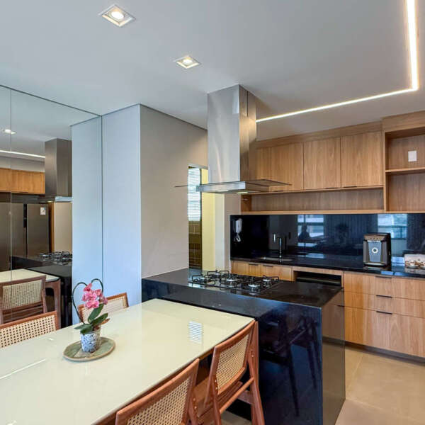 Sala decorada Apartamento mobiliado à venda no Luar Vale do Sereno Nova Lima
