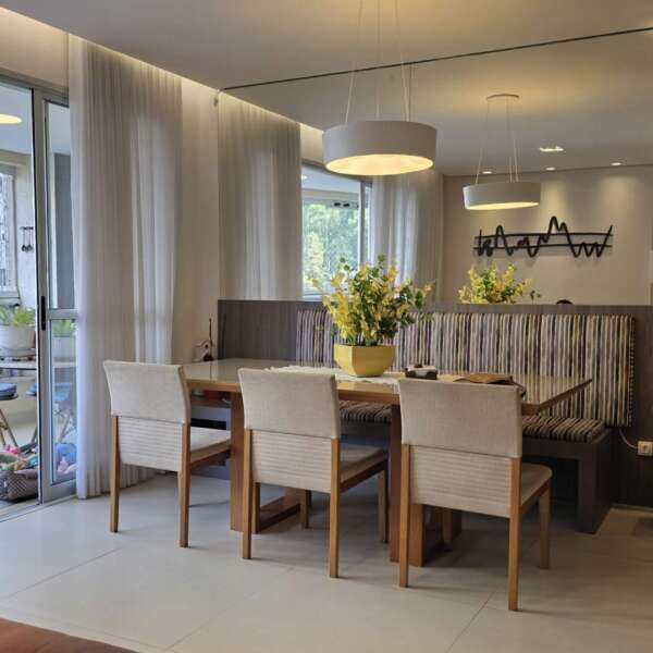 Sala e varanda Apartamento de 3 Quartos e