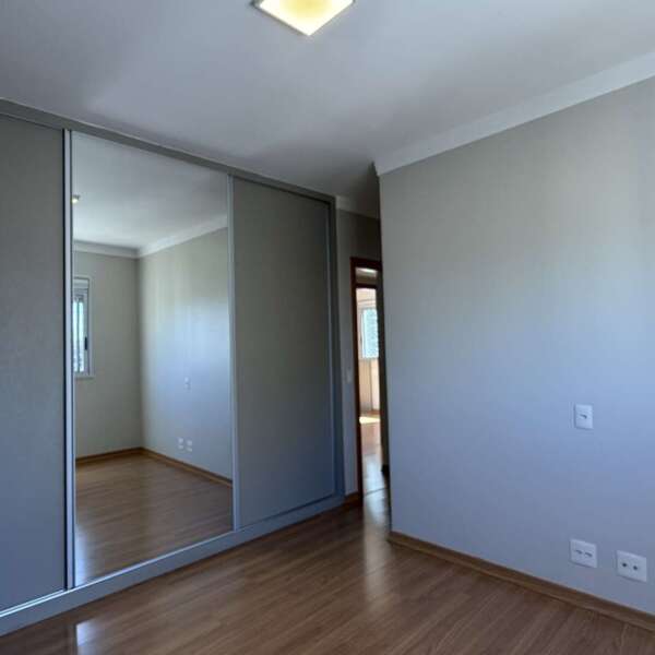 Suíte principal Apartamento à Venda no Condomínio Cennario Vila da Serra
