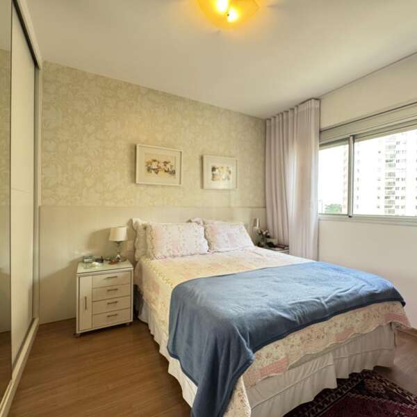 Suíte vista janela Apartamento de 3 Quartos à venda no Metrópole Vila