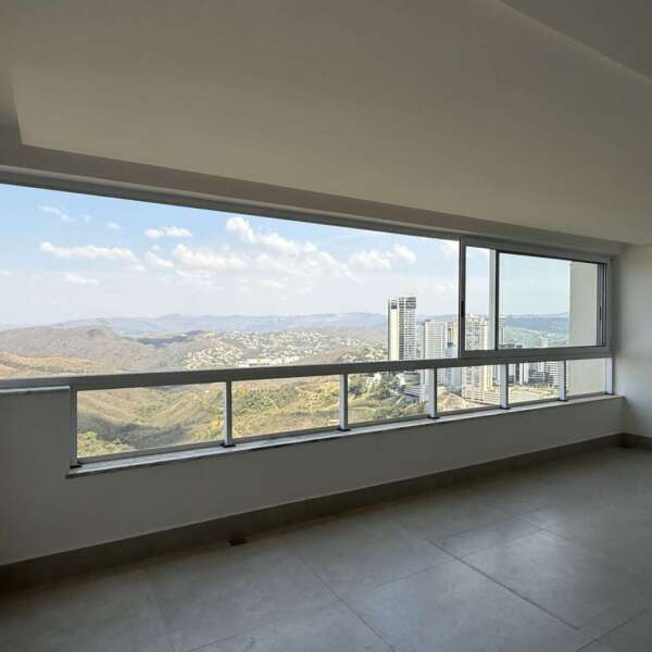 Varanda Apartamento de 3 suítes para alugar no Prime House Vila da Serra