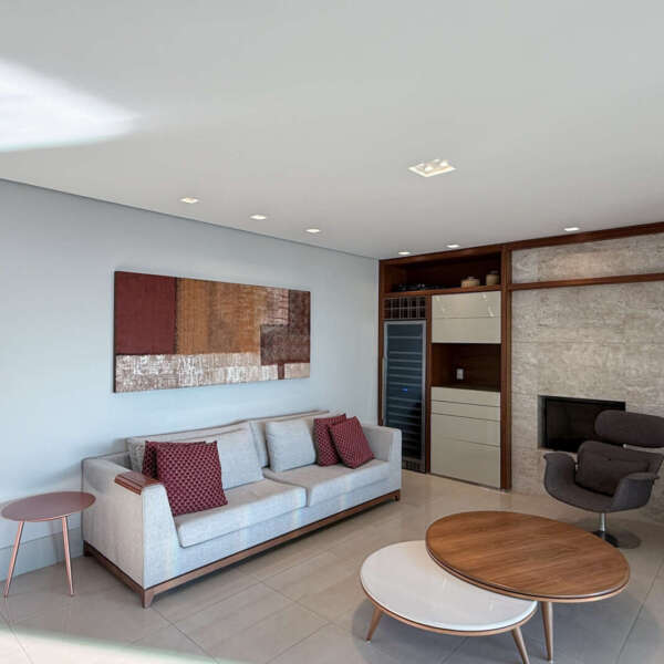 Sala de estar Apartamento mobiliado no Olympus Vila da Serra para alugar
