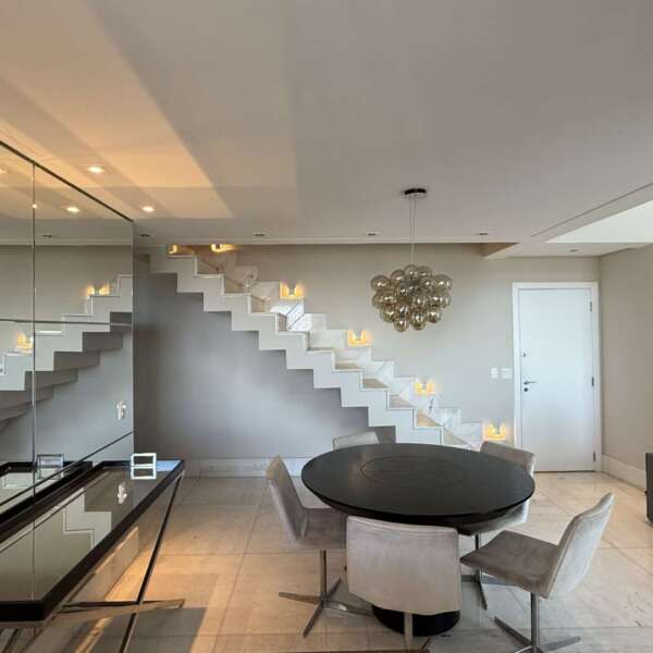 Sala entrada Loft à venda no Vila da Serra Edifício Mont Blanc