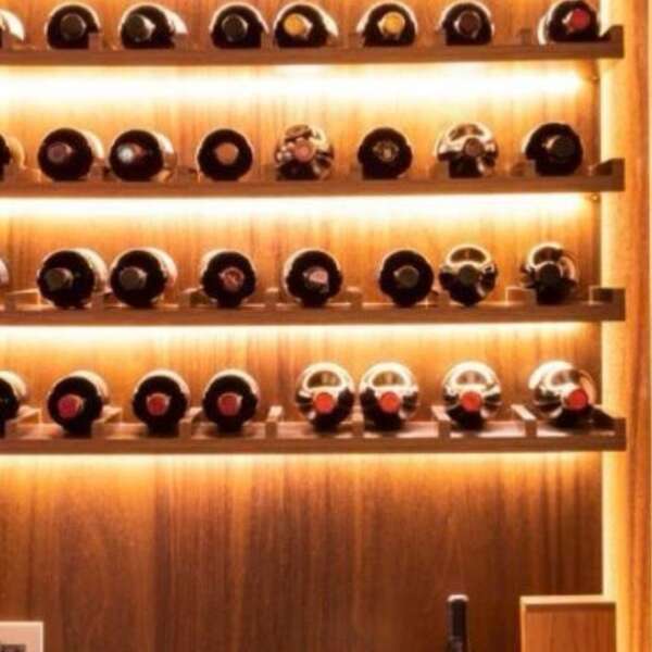 Adega Apartamento 3 suítes para alugar no Alameda Vila da Serra