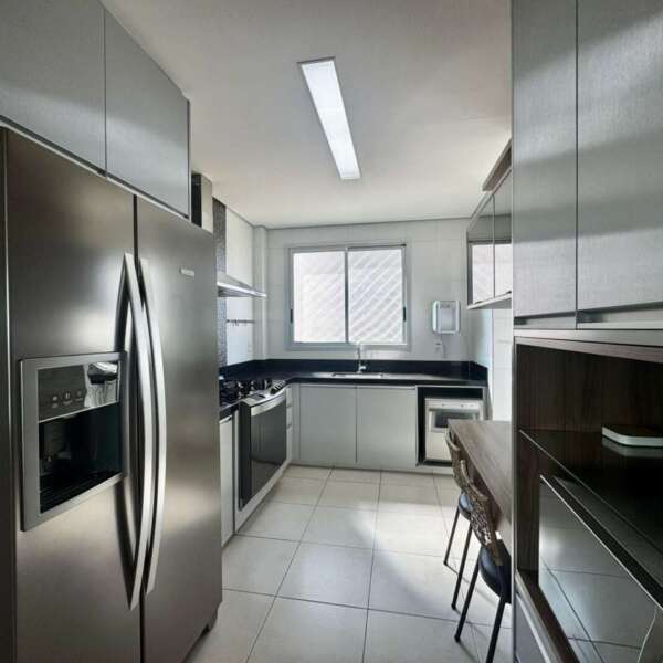 Cozinha Apartamento mobiliado 3 quartos para alugar no Vila da Serra