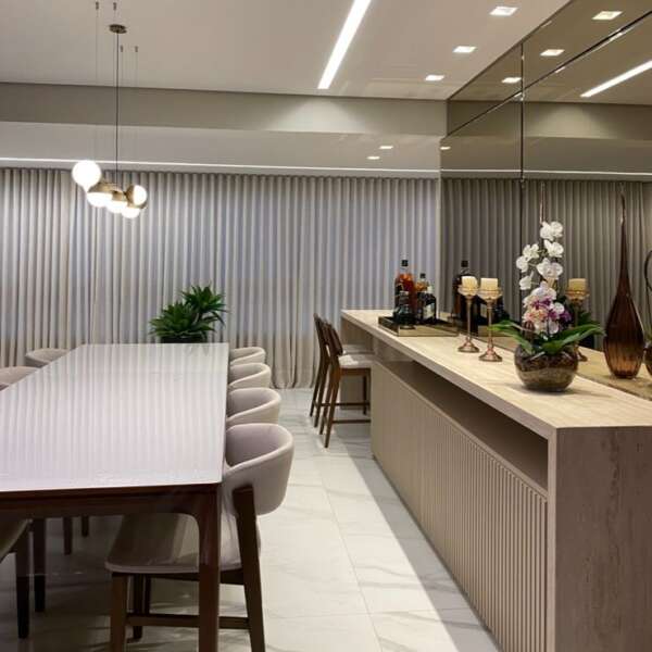 Sala jantar Apartamento mobiliado de 3 suítes para alugar no Vila da Serra Prime House