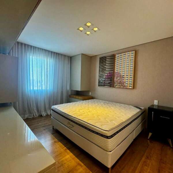 Suíte principal Apartamento mobiliado 3 quartos para alugar no Vila da Serra