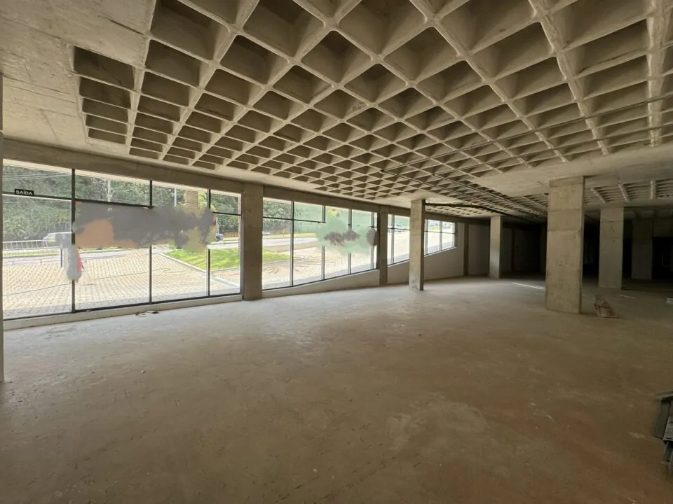 Loja generosa Loja de 1141m² para alugar por R$79.000,00 no Ventura Vale do Sereno