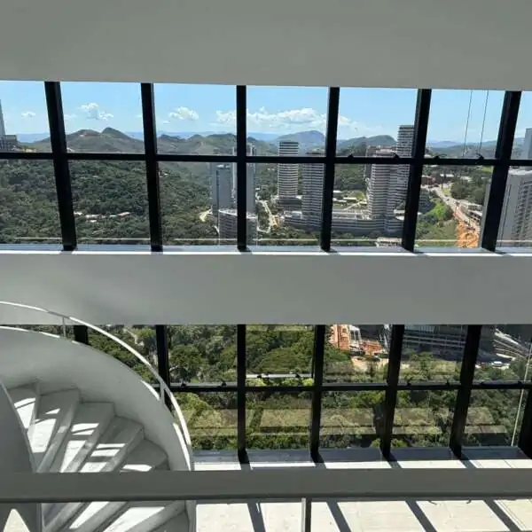 Apartamento Duplex 4 suítes à venda no Edifício Miró Vale do Sereno Nova Lima